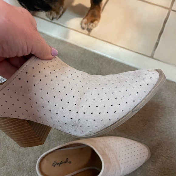 Cupid Tan Booties - Picture 1 of 4